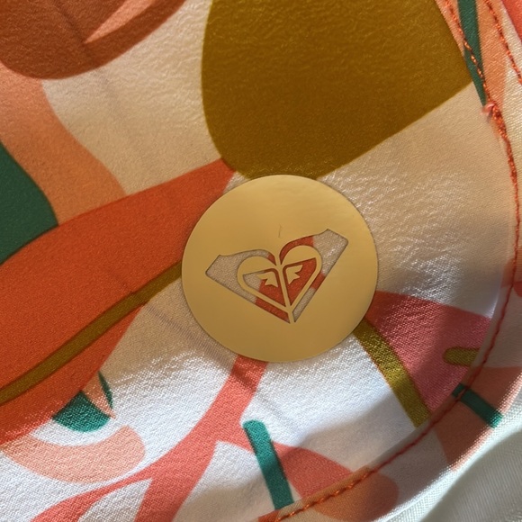 New without tags Roxy xs womens shorts - Picture 4 of 4